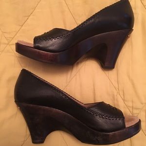 Michael Michael Kors Peep Toe, Wood Wedge/Platform shoe - size 7M